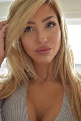Zhara Nilsson (gorgeous blonde frex and DSLs)