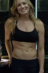 Caity Lotz from Arrow has very impressive abs