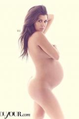 Kourtney Kardashians nude pregnancy photoshoot