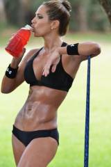 Refreshing (/r/bustyfit)
