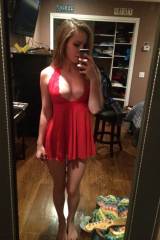 The Lady in Red (x-post /r/AmateurWifes/)