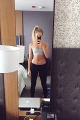 Jessie Andrews mirror selfie (X-post /r/ModelsGoneMild)
