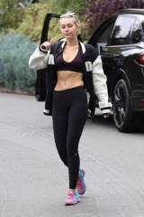 Miley Cyrus on her way to work out