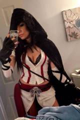 [F] My last minute cosplay of Ezio Auditore, made ...
