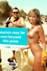 Jessica Alba naked on a beach ☀🌴