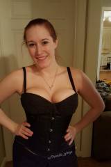 The wi(f)e starting waist training today. Took thi...
