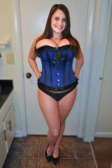 i love corset's :)