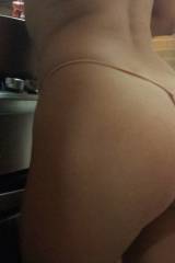 Come and get your buns while theyre hot [f]