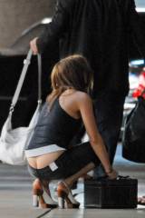 Kate Beckinsale - Butt crack [pantyless]