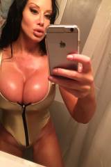 Sexy selfie (XPost from r/SybilStallone)