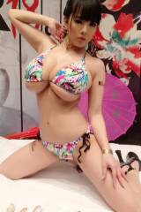 Hitomi Tanaka is not kind to her bikinis