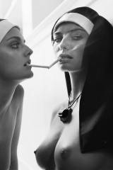 Jessica Hart with Lydia Hearst - Photograph by Mar...