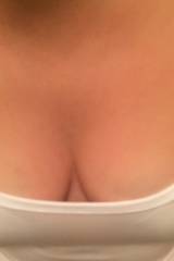 Who loves my cleavage men please pm or comment lov...