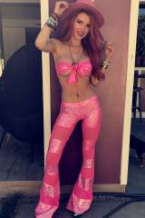 Bella Thorne pink cowgirl