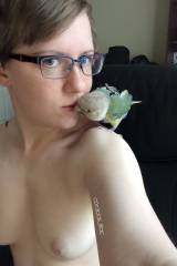 Birdy kisses